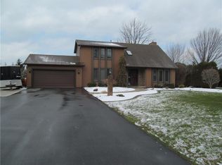 1246 Lake Point Dr, Webster, NY 14580