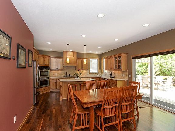 5th image of 3198 Shoreline Ln