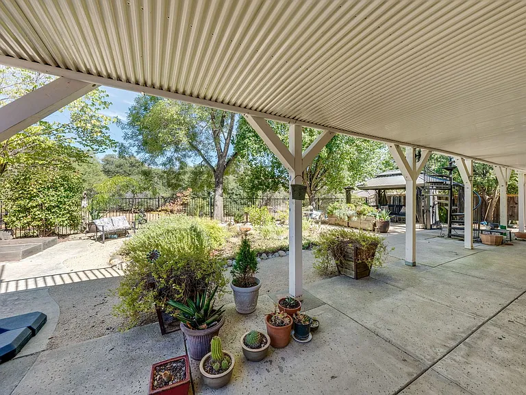 4011 Prairie Falcon Dr — Photo 49