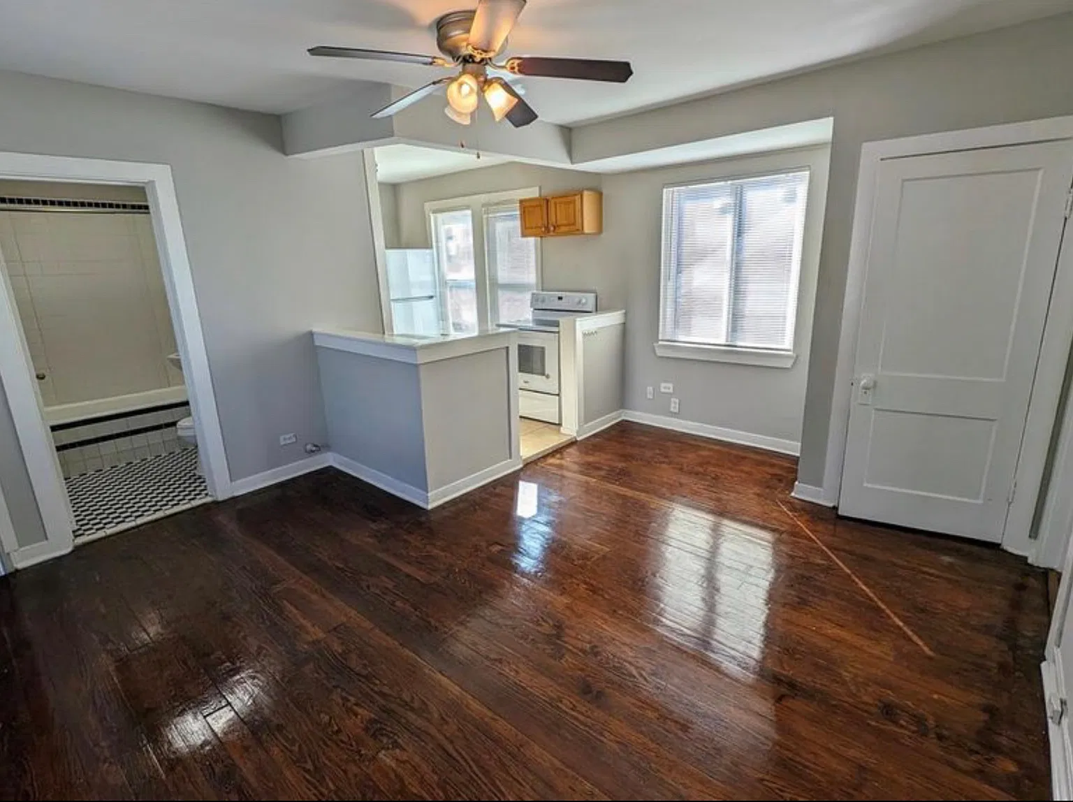 1 bed, 964 sqft, $1,195 — Photo 4