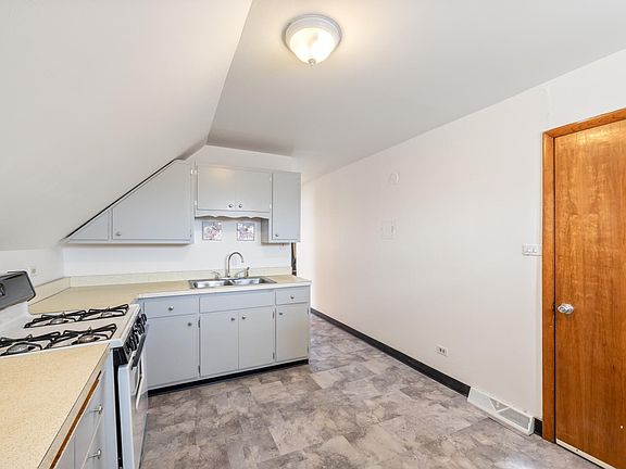 2nd image of 32 W 21st St APT 2
