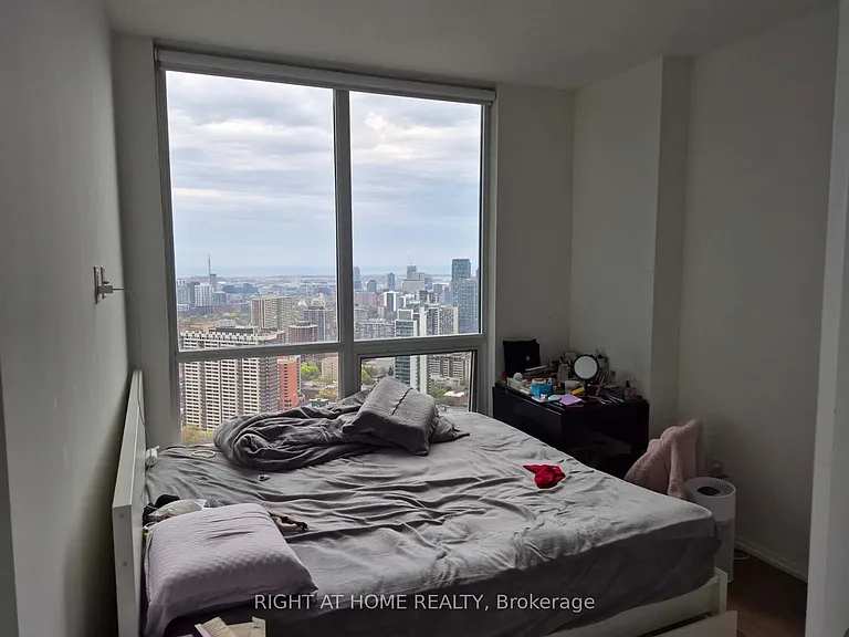 45 Charles St E #4712 — Photo 36