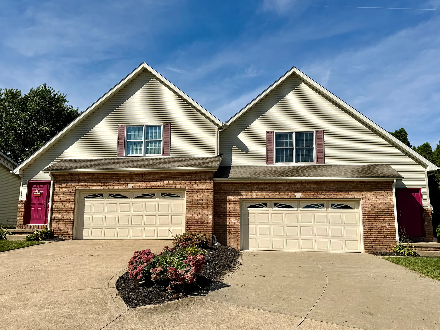 3 bed, 2.5 bath, 2080 sqft, $2,650 — Photo 1