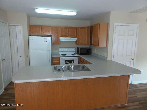 3rd image of 3101 Bridges St #A