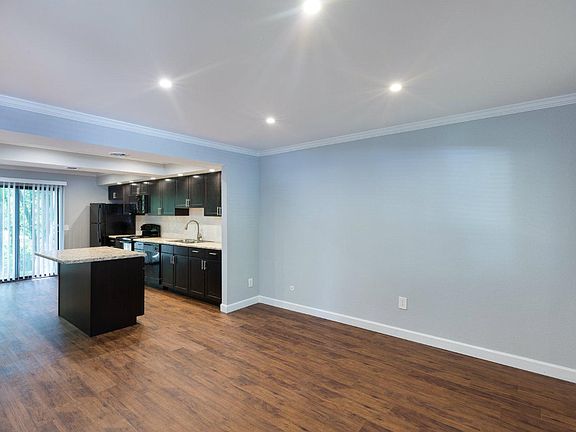 3rd image of 7552 Genesta St