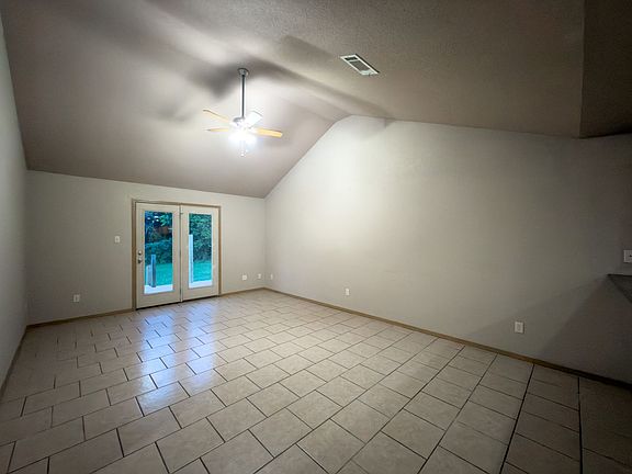 3rd image of 908 N 46th St