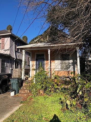1st image of 914 Cambronne St