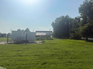 201 Hall St, Tama, IA 52339