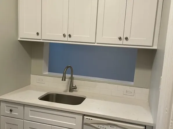 1 Washington Ct APT 5, Stamford, CT 06902