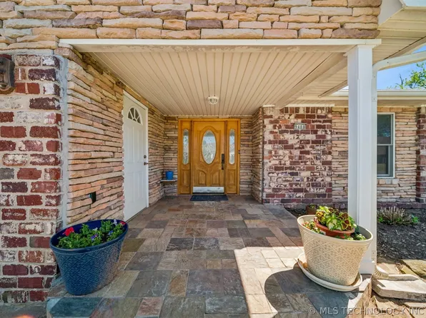 9488 E 137th St, Bixby, OK 74008