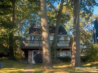 N37W26685 Kopmeier Dr, Pewaukee, WI 53072