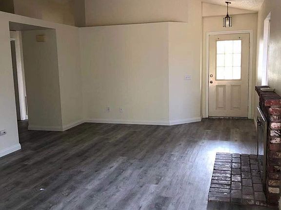 2nd image of 16368 Parkside Ln