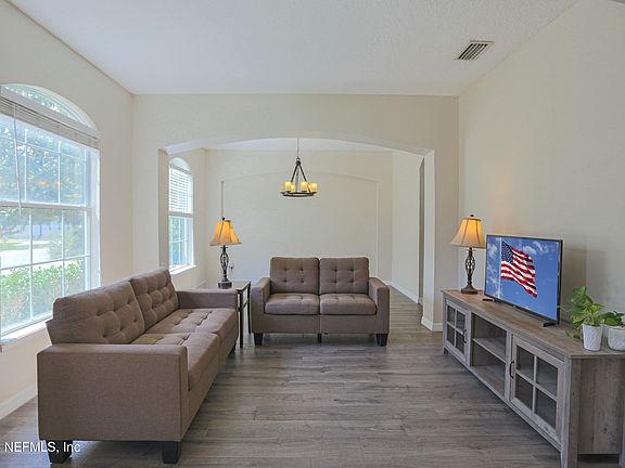 3rd image of 12593 TROPIC Drive E