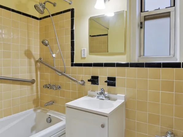 585 West 214th Street image 10 of 17