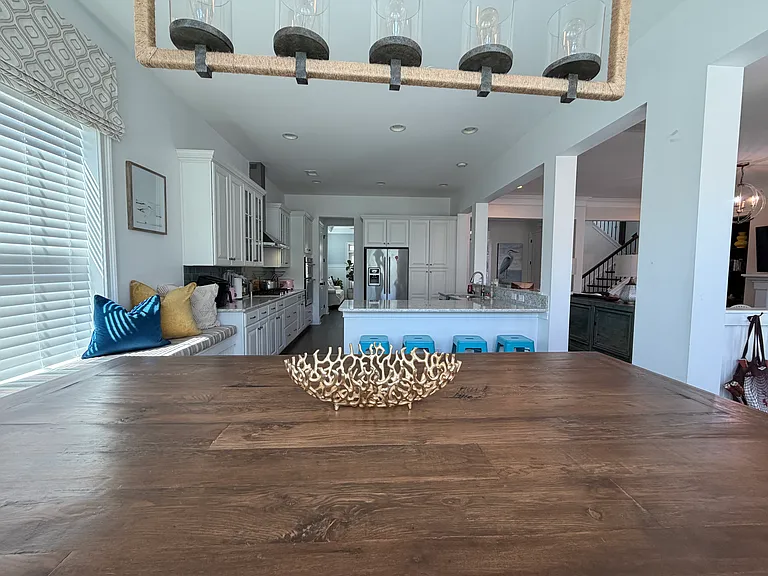 1542 Banning St — Photo 16