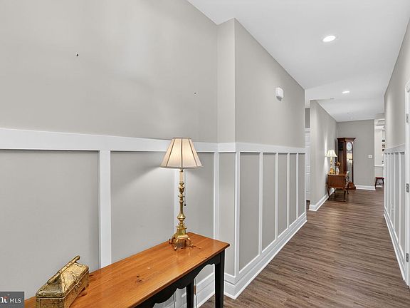 3rd image of 14730 Locust Ct