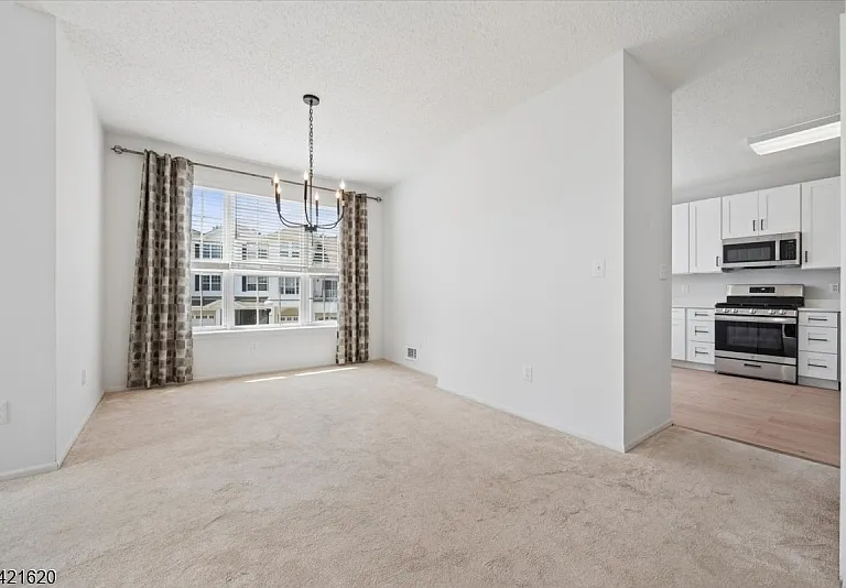 82 Hancock Dr — Photo 12