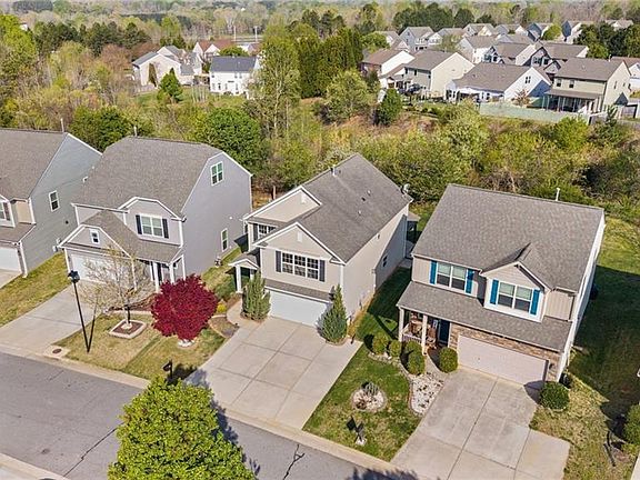 5th image of 120 Habersham Ct