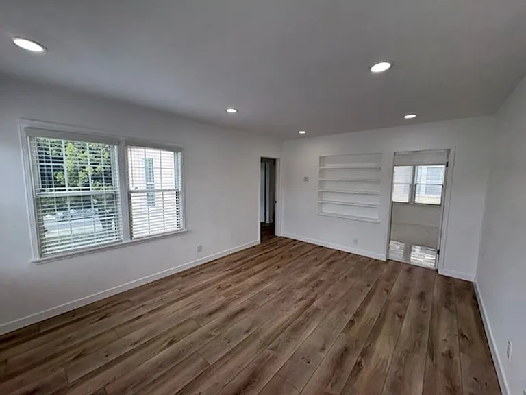 1802 Ocean Park Blvd — Photo 9