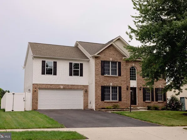 446 Old Farm Rd, Palmyra, PA 17078