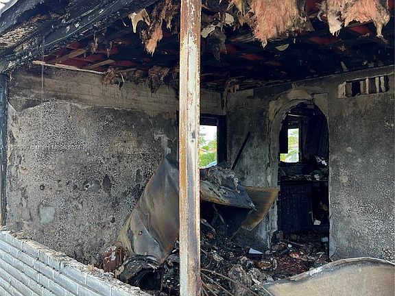 3rd image of 1860 NW 187th St
