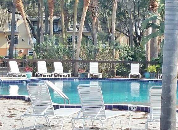 3rd image of 4000 Versailles Dr #C