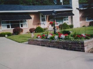 1 Edgewood Pl, Burlington, IA 52601