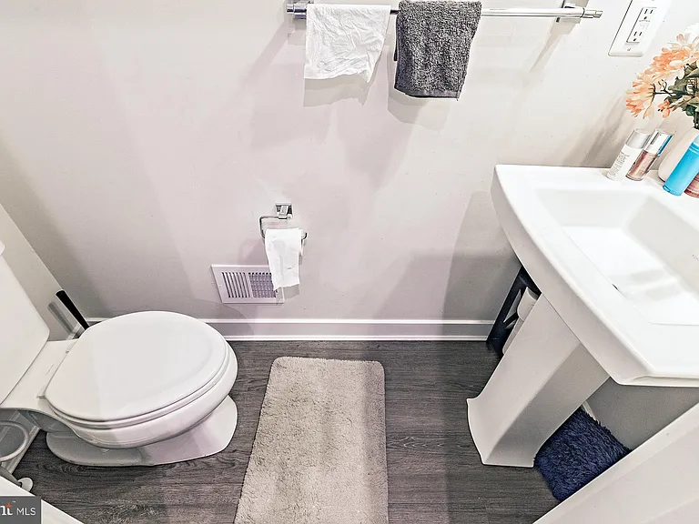604 Longleaf Dr — Photo 17