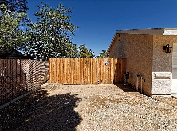 3rd image of 7419 Redwood Ave