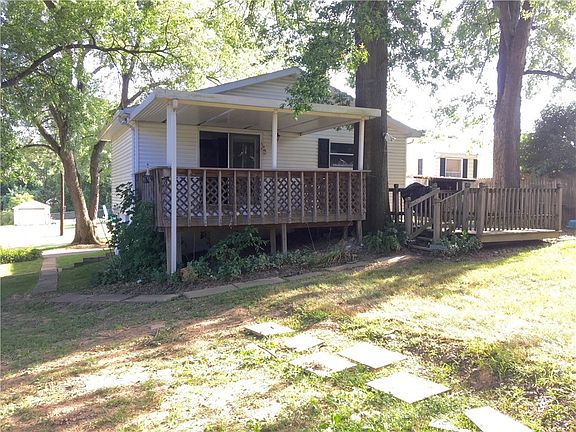2nd image of 2322 Belmont Ave