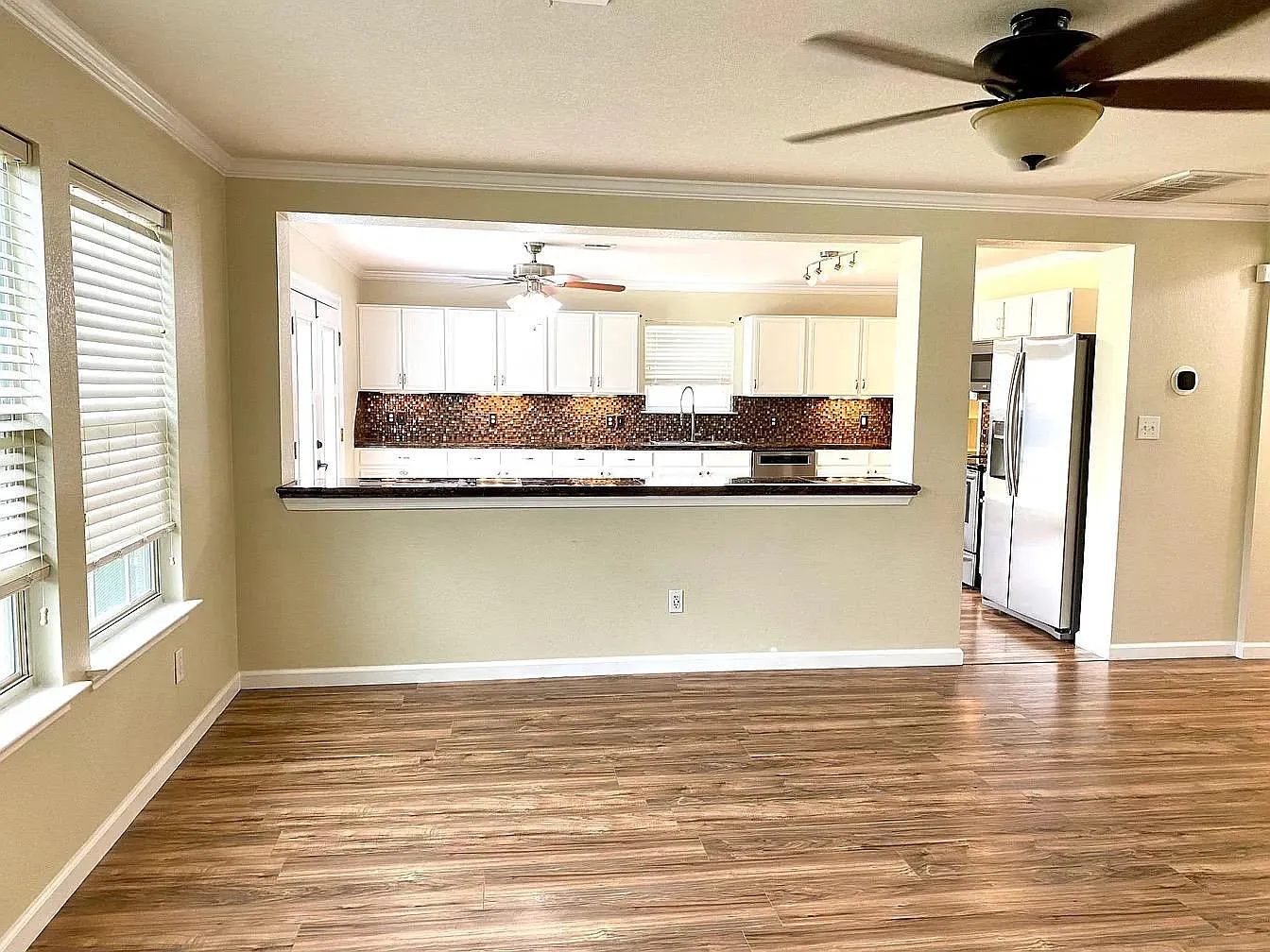 4 bed, 2.5 bath, 2005 sqft, $2,100 — Photo 4
