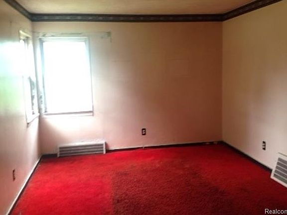 4th image of 18078 Marx St