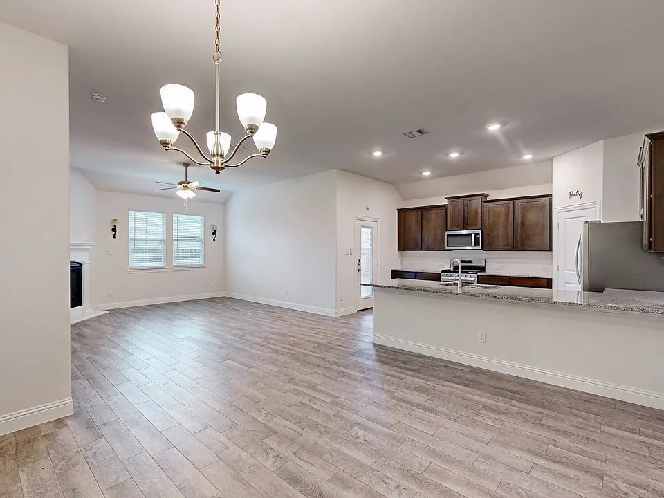 10925 Klondike Ln