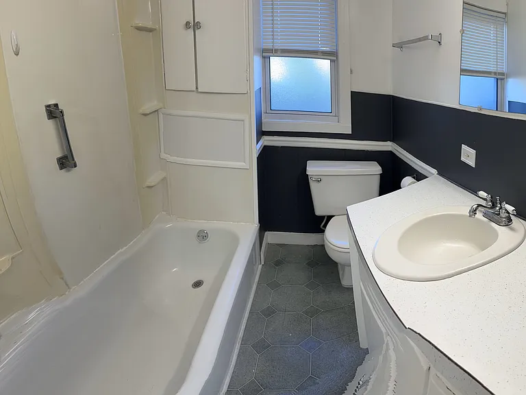 Bathroom: Full tub and shower, good size counter space