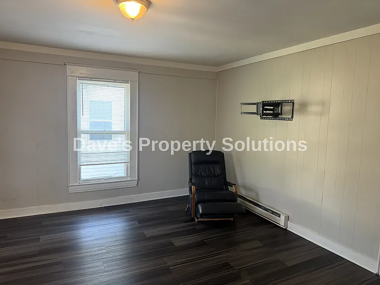 313 4th St #B — Photo 7