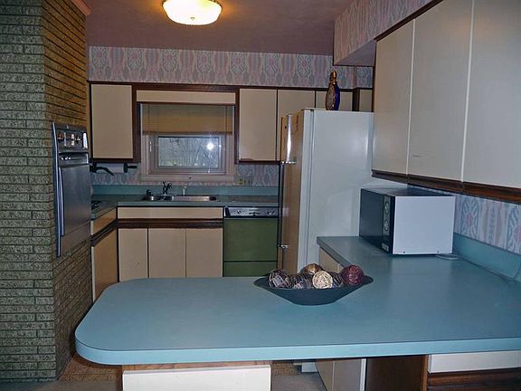 5th image of 1250 Saint Charles St