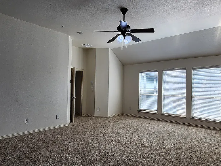 5604 Belton Ln — Photo 39