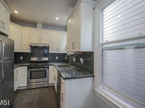 3rd image of 5930 California St Unit 6689902