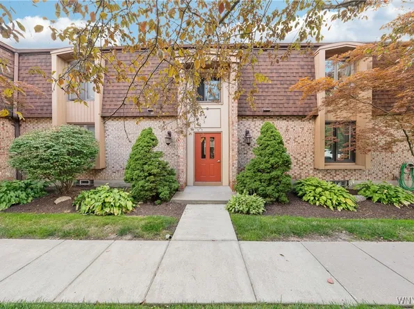 120 Charter Oaks Dr APT 4, Amherst, NY 14228