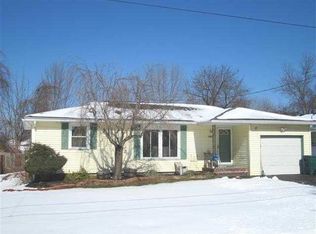 260 Downsview Dr, Gates, NY 14606