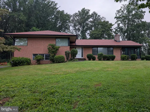 4913 Old Hill Rd, Wilmington, DE 19807