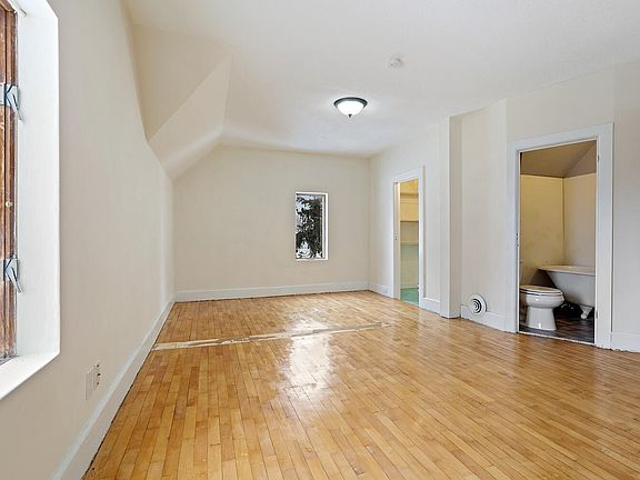 5th image of 701 4th St