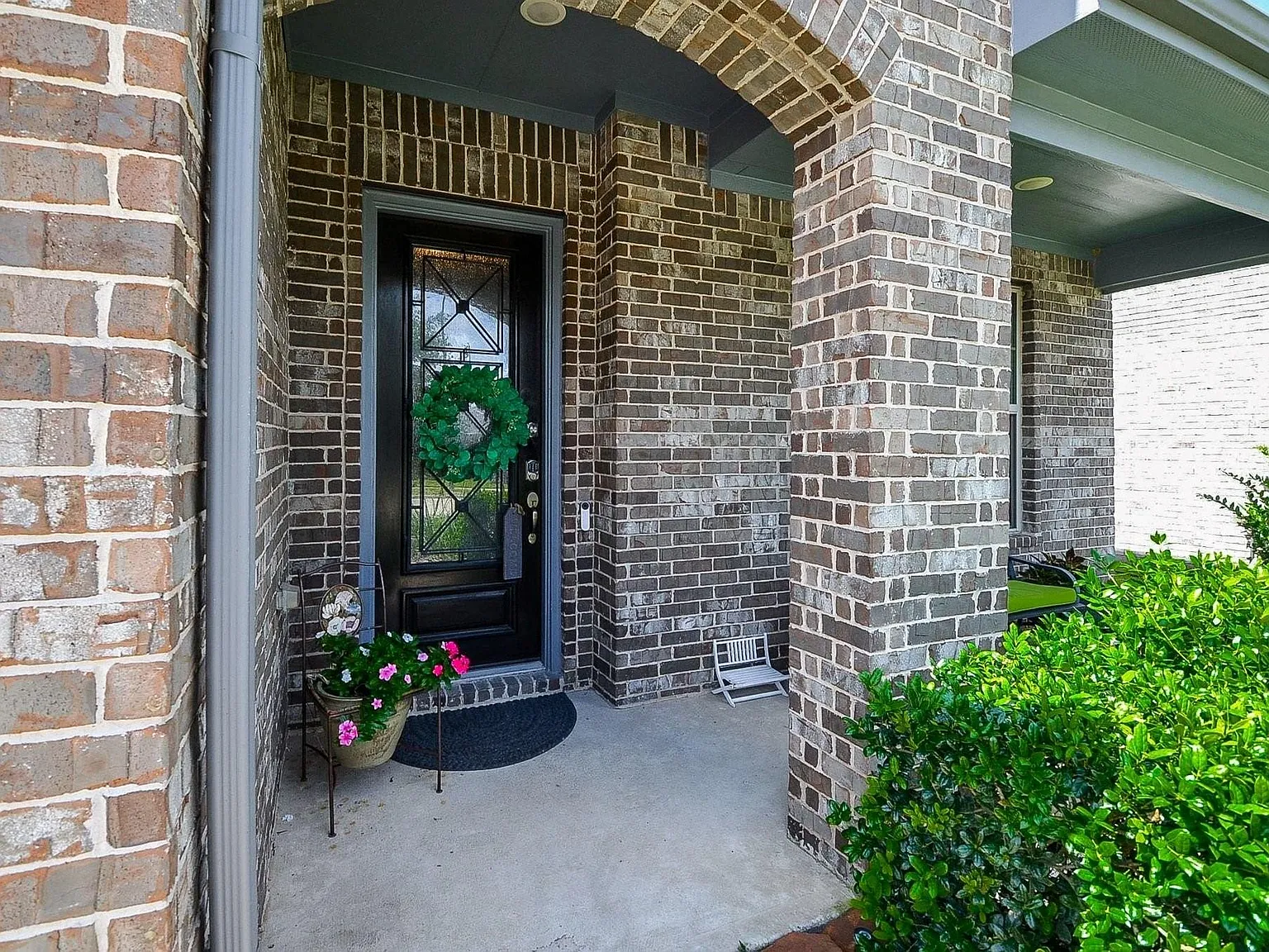 5 bed, 3.0 bath, 2568 sqft, $2,700 — Photo 4