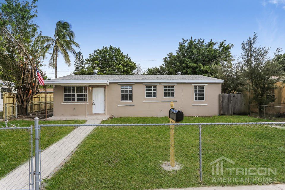 1st image of 15651 NE 15th Ct