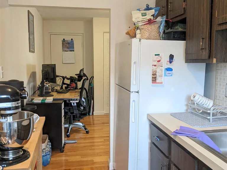 12 Cameron Ave #12 — Photo 4