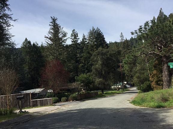4th image of 300 Cresta Dr