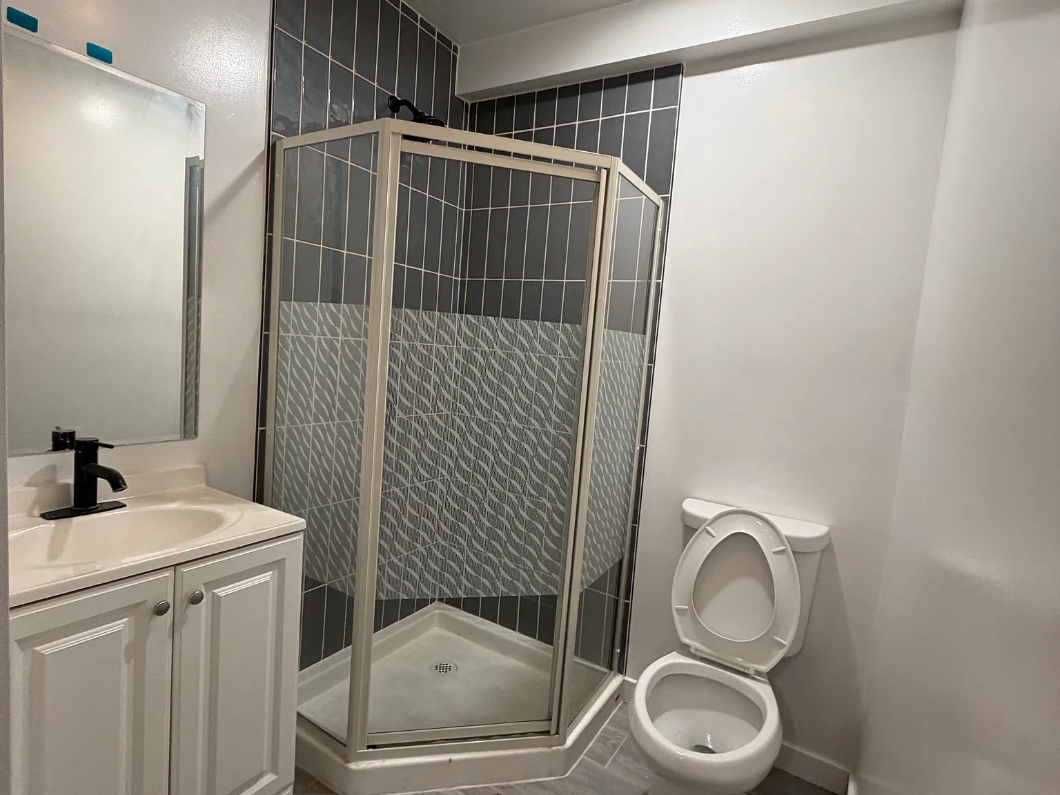 2 bed, 550 sqft, $2,300 — Photo 3