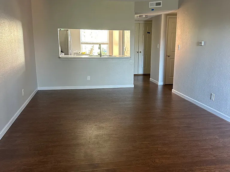 1996 Greenglen Dr #204 — Photo 1