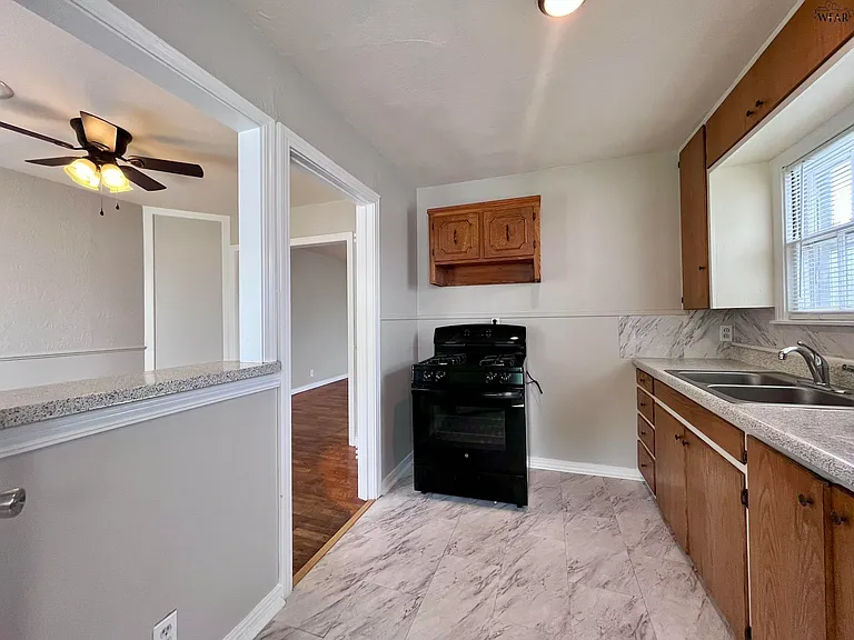 4701 Spiser Ln — Photo 7