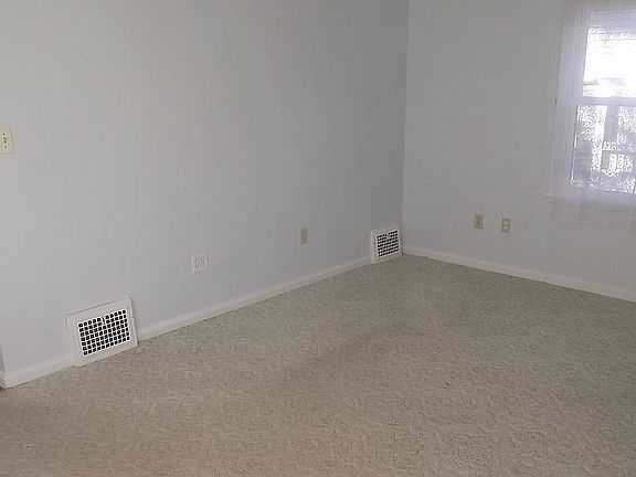 5th image of 274 Parkside Dr